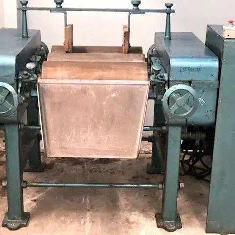 Nro. de Stock: 5188 molino refinador tricilindrico