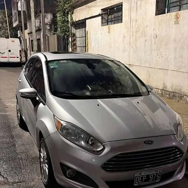 Ford fiesta titanium 2014