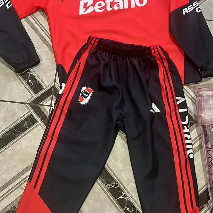 Conjuntos niño frizados