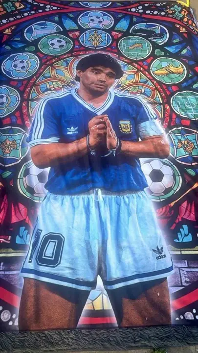 Manto sagrado maradona