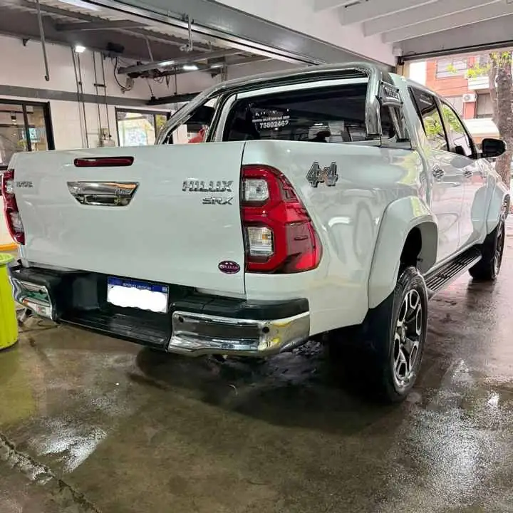 Toyota Hilux SRX 2.8 Tdi 207 Cv 2025 5 Mil Km