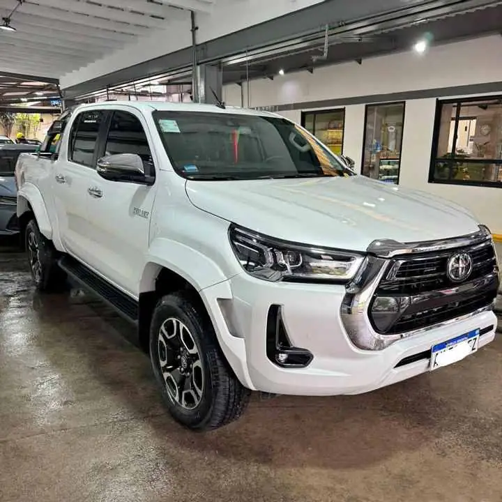 Toyota Hilux Srx 4x4 AT 2025 Primer Dueño