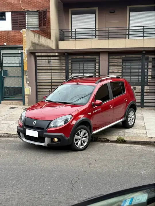 Renault Sandero Steway 2013 c/Nav, con 147.200km! unica dueña