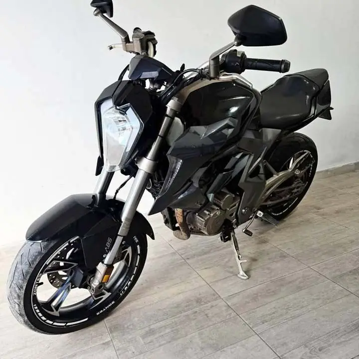 VENDO beta ZONTES 310 está impecable, tiene freno ABS ,cubiertas Pirelli y barrales invertido, está