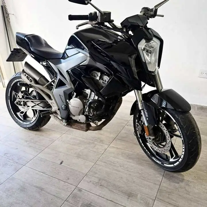 VENDO beta ZONTES 310 está impecable, tiene freno ABS ,cubiertas Pirelli y barrales invertido, está
