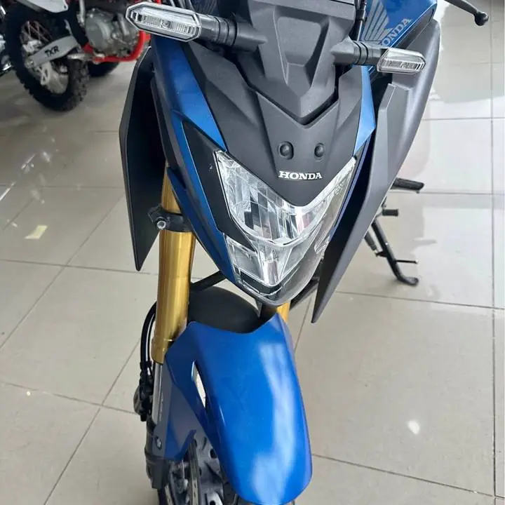 Honda twister cb 300 usado