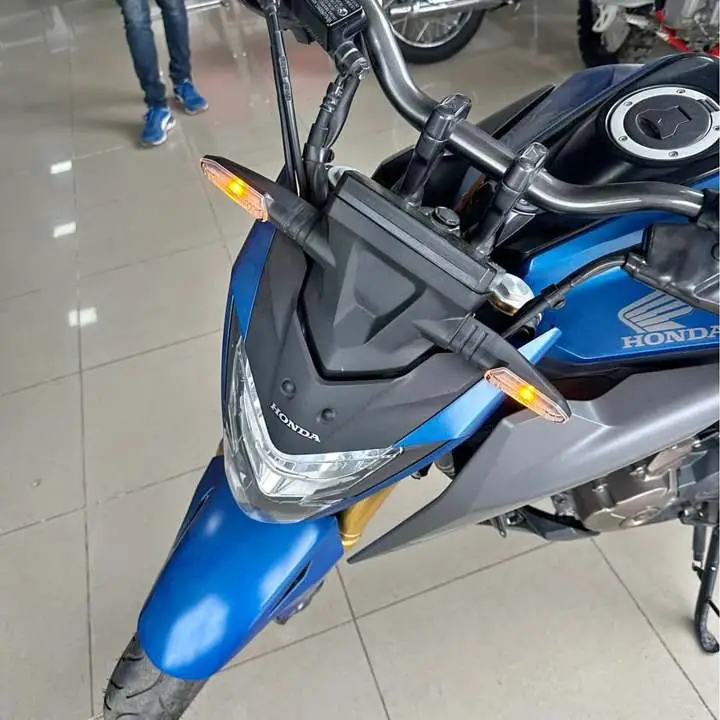Honda twister cb300 usado