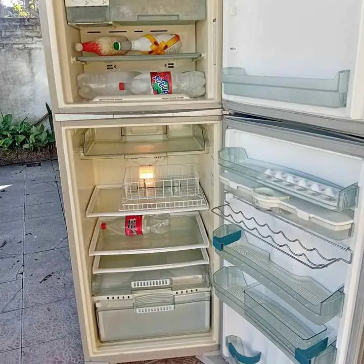 Retiro su heladera sin funcionar con freezer en buen estado pago esta 40mil