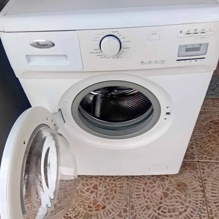 Se vende lavarropas marca whirlpool capacidad de 6k velocidad de 1000 rpm 200 mil