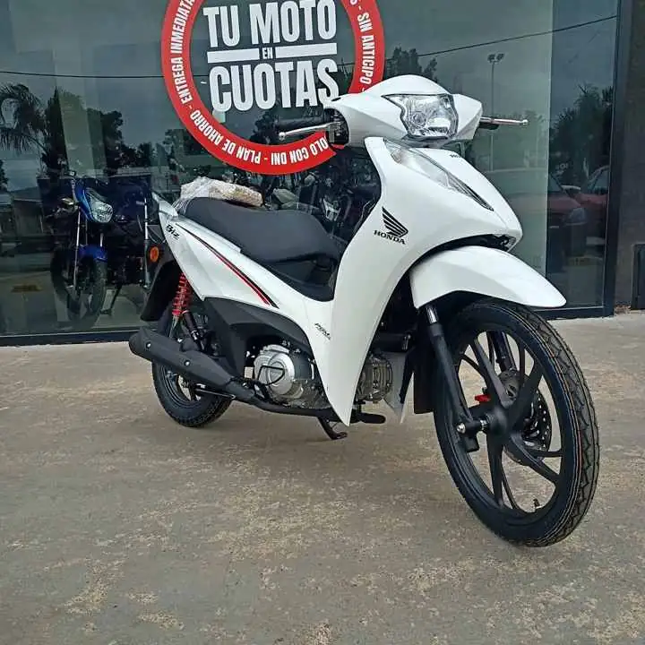 Honda voz 110 la damos a pagar con tarjeta de crédito o crédito DNI el DNI de mayor de 21 años