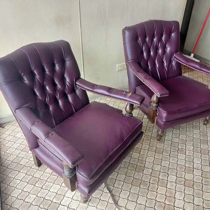 2 Sillones de estilo ingles de CUERO - Fuertes!
