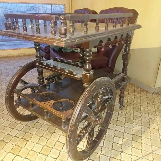 Mesa camarera / carro-bar de bebidas de estilo
