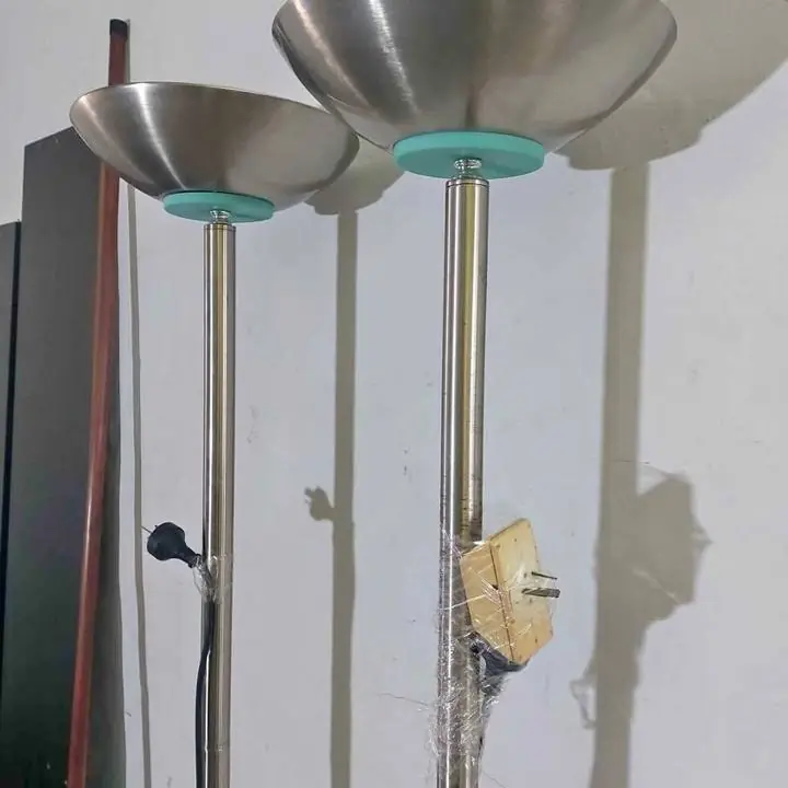 Lamparas de pie cromadas plata