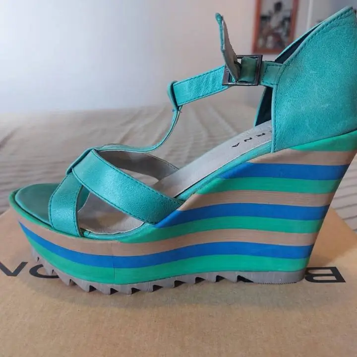 Sandalias cuero con plataforma T40 nuevas! super comodas