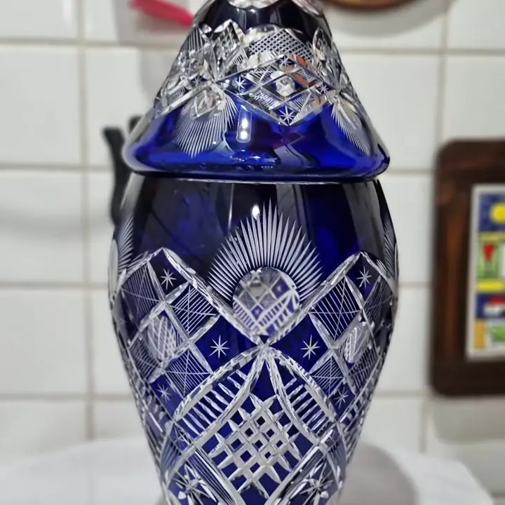 Duo de cristal azul tallado