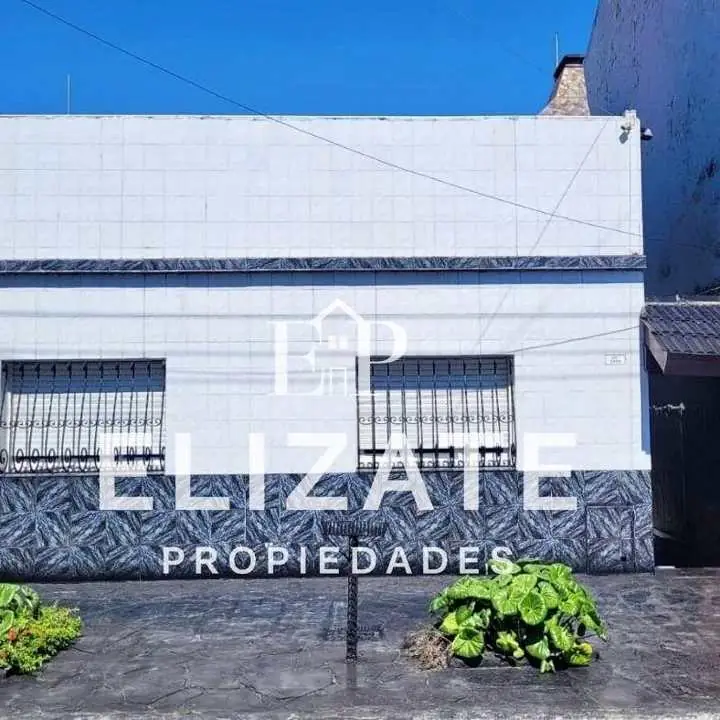 Venta de Casa Multifamiliar en San Justo – Ideal para Dos Familias o Inversión