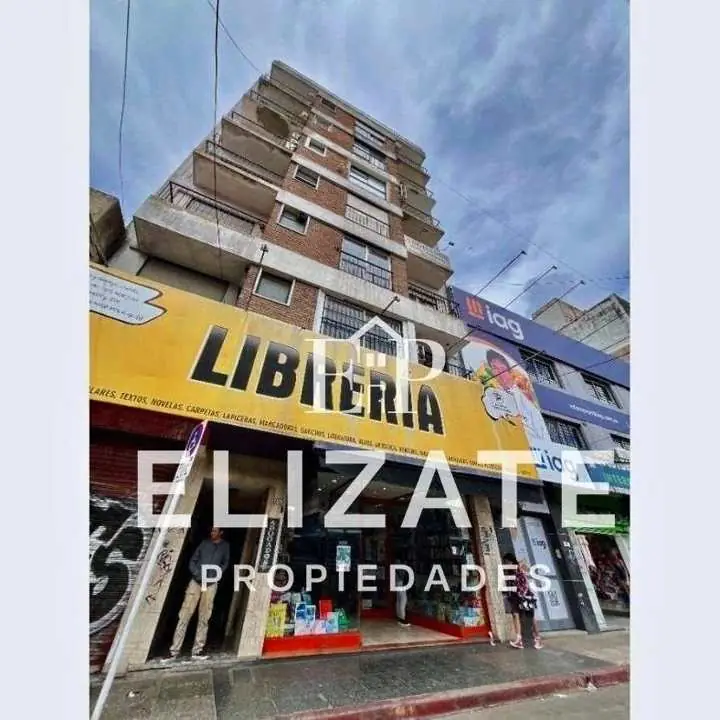 VENTA – Departamento de 3 Ambientes con Balcón y Patio – Morón Centro – USD 49.000