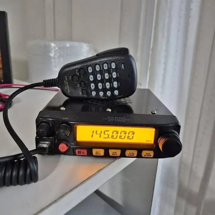 Base Yaesu FT-1900 de VHF excelente estado