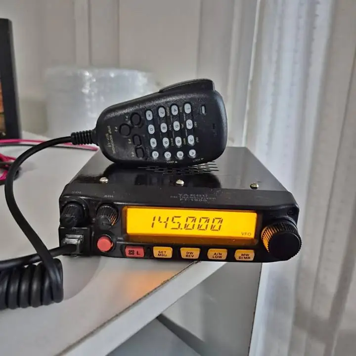 Base Yaesu FT-1900 de VHF excelente estado