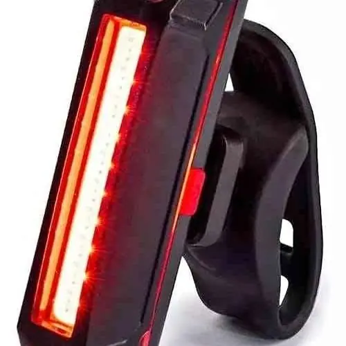 Luz trasera y delantera recargable