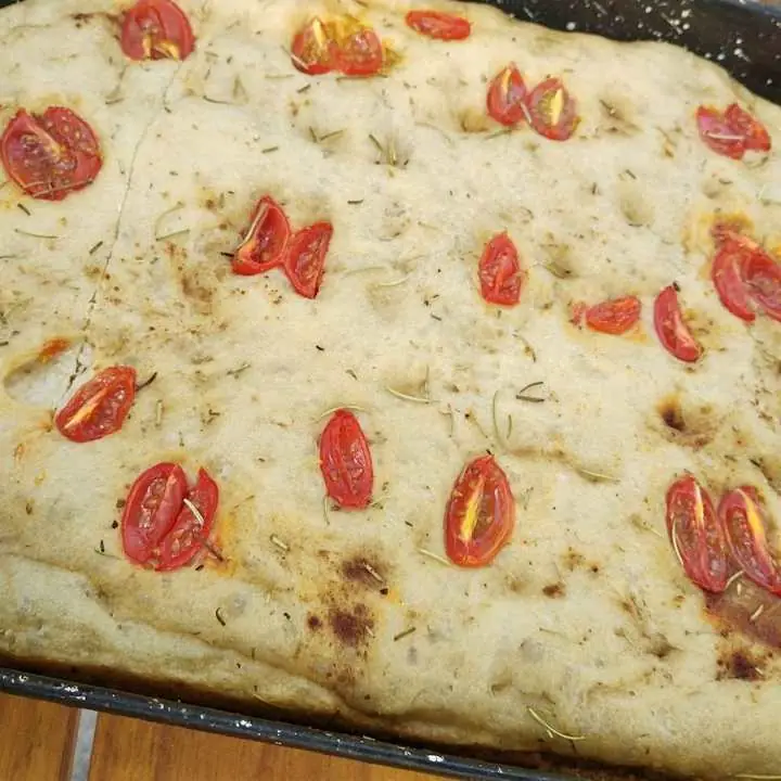 Focaccia + postres pionono con crema $12000 o budín PARA 3 $9000