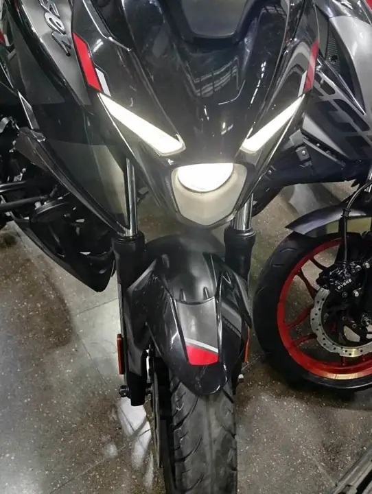 Bajaj n250