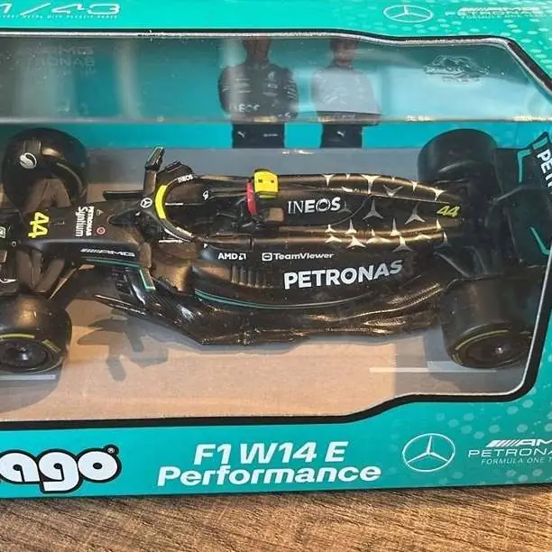 Fórmula 1 Mercedes Benz W14 E Performance. Lewis Hamilton. Escala 1/43