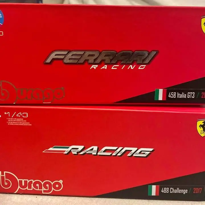Ferrari racing bburago a escala 1/43