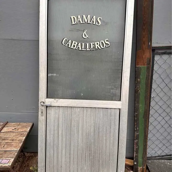 Puertas rusticas baño