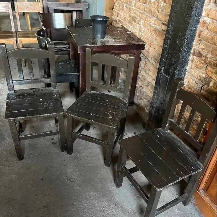 Sillas de madera