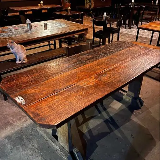 Mesa de quebracho
