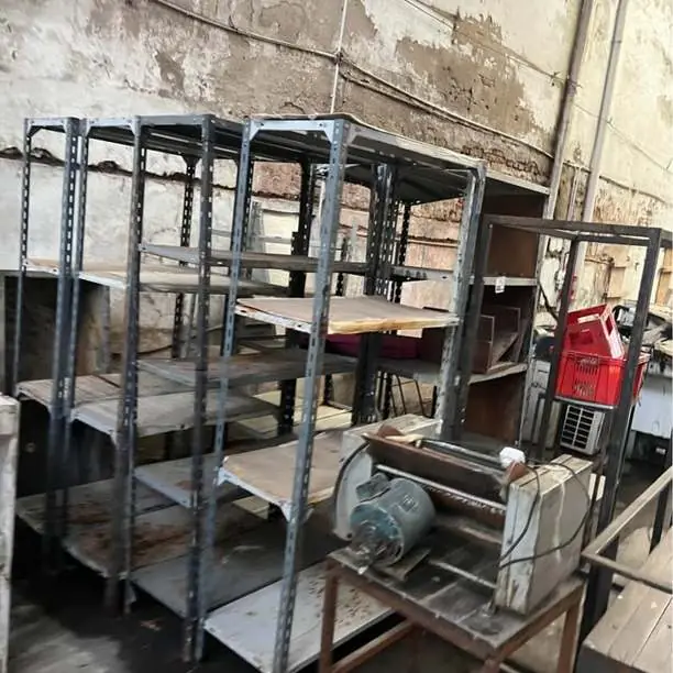 Estanterias de hierro