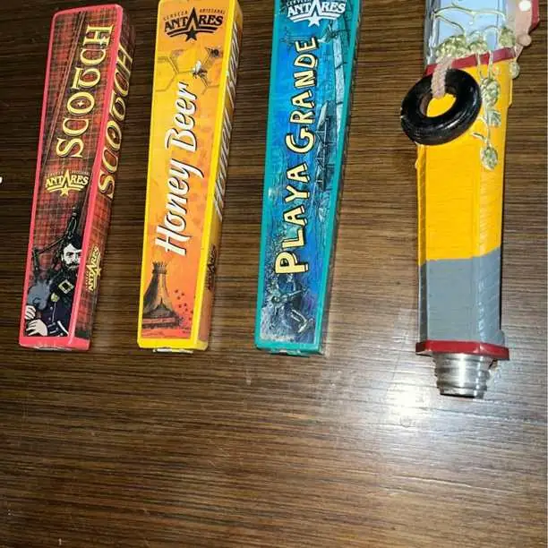 Tap handles cerveza