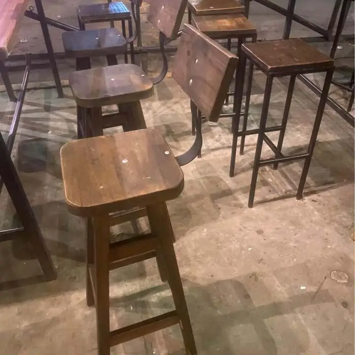 Taburetes de madera