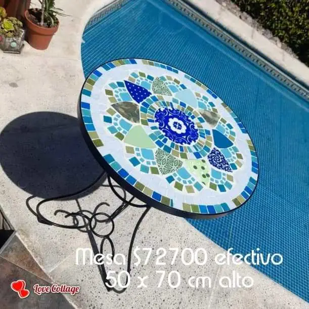 Mesas de hierro y mosaico