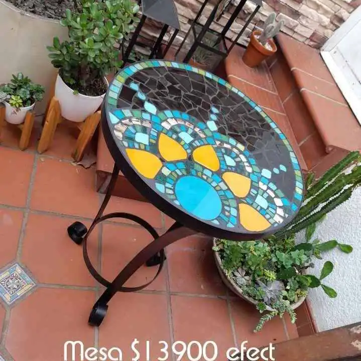 Mesas de hierro y mosaiquismo