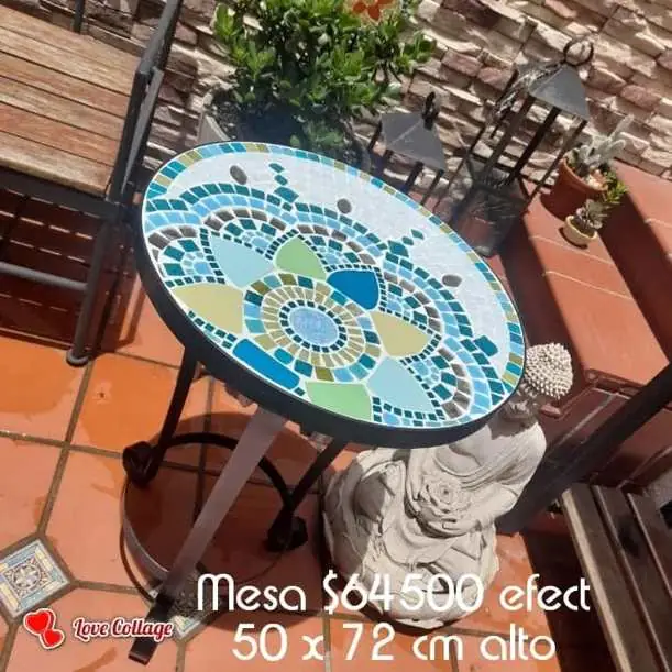 Mesas de hierro y mosaico