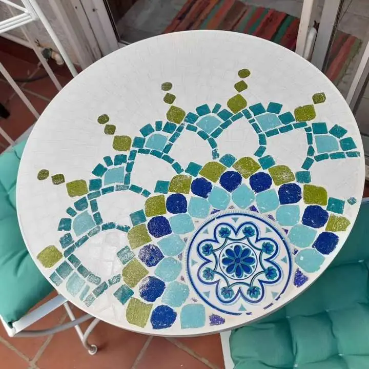 Mesas de hierro y mosaiquismo