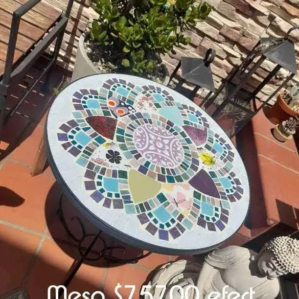 Mesas de hierro y mosaiquismo